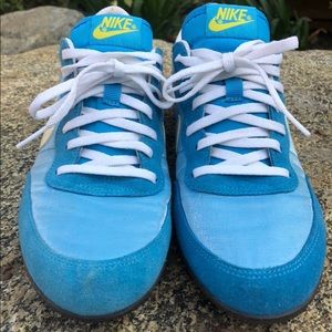 pre-owned Nike’s sz 8 light weight